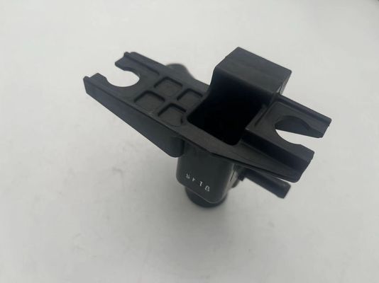 현대 KIA 라디에이터 포트에 적합한 OEM25329-F3300 냉각 물 파이프 연결 장치