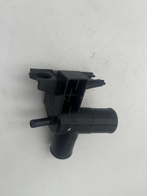 현대 KIA 라디에이터 포트에 적합한 OEM25329-F3300 냉각 물 파이프 연결 장치